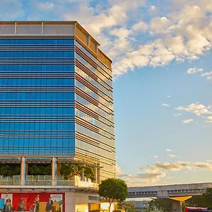 Savoy Manila Отель